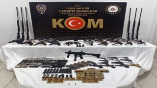İzmirde yasa dışı silah ticareti yapan çete çökertildi