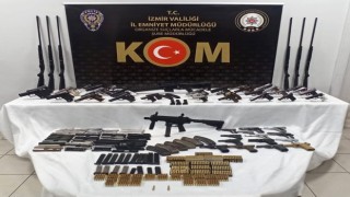 İzmirdeki yasa dışı silah ticareti operasyonunda 2 tutuklama
