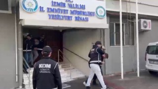 İzmirdeki yasa dışı silah ticareti operasyonunda 2 tutuklama