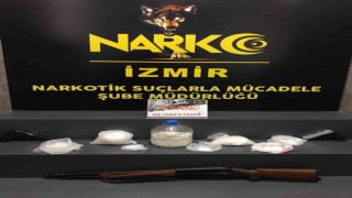 İzmirin iki ilçesinde zehir tacirlerine operasyon