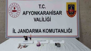 Jandarma 12 gram metamfetamin ele geçirdi