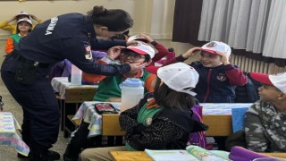 Jandarma çocuk hakları gününde çocukları yalnız bırakmadı