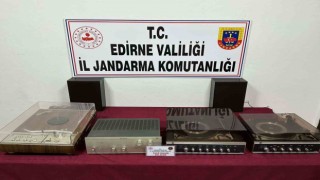Jandarma ekipleri 200 bin TL değerinde gümrük kaçağı ürün ele geçirdi