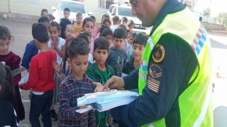 Jandarma ekipleri tarafından öğrencilere trafik eğitimi