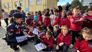 Jandarma ekiplerinden öğrencilere kişisel güvenlik eğitimi