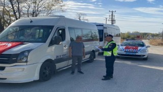 Jandarma ekiplerinden okul servislerine yönelik denetim