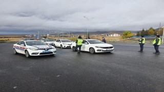 Jandarma trafik denetimlerinde 5 bin 557 sürücü kontrol edildi