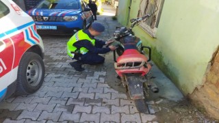 Jandarmadan tescilsiz ve çalıntı motosiklet uygulaması