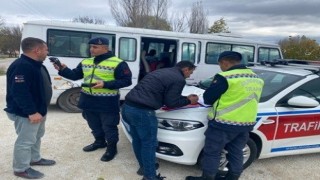 Jandarmanın okul servislerine yönelik trafik denetimleri sürdüyor