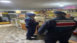 Jandarmanın uygulamasında 2 bin kişi, 329 araç denetlendi