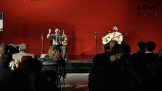 Kabak kemane ve bağlamayla halk müziği gecesi