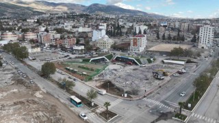 Kahramanmaraş'ın "ikinci saçma yapısı" Kültür Park'ta yıkılıyor