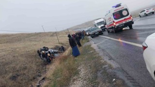 Kamyonet şarampole devrildi: 2 yaralı
