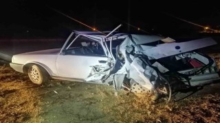 Kamyonet sürücüsünün otomobile çarpıp kaçtığı kazada 1 kişi yaralandı