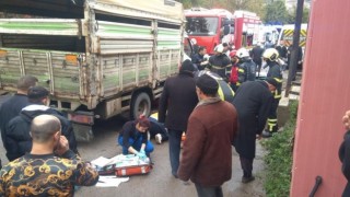 Kamyonetin altında kalan yaşlı adamı hayata döndürmek için zamanla yarıştılar