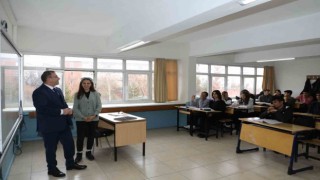 Kars Valisi Polat okul ziyaretlerini sürdürüyor