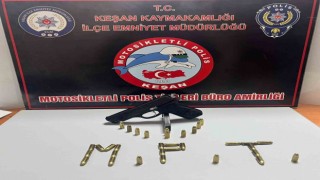 Keşanda uyuşturucu ve ruhsatsız tabanca ele geçirildi
