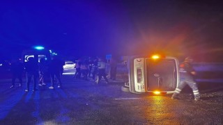 Kızılay aracına çarpıp kaçtı: 1 yaralı