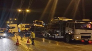 Kocaeli TEMde çok sayıda araç kazaya karıştı: İstanbul istikameti trafiğe kapandı