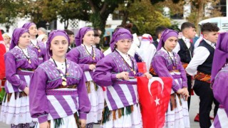 Konyada Halk Oyunları Minikler Türkiye Şampiyonası kortejle başladı