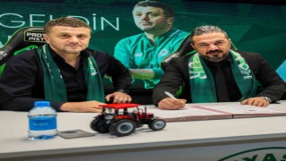 Konyaspor, Hakan Keleş ile resmi sözleşmeyi imzaladı