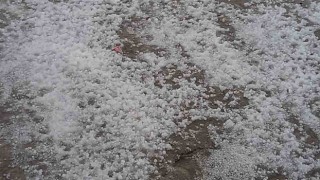 Köşkte misket büyüklüğünde dolu yağdı