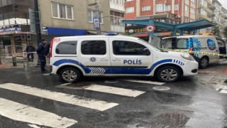 Küçükçekmecede doğal gaz kaçağı nedeniyle yol kapatıldı