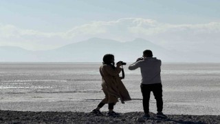 Küresel ısınmadan dolayı kurumaya yüz tutan Urmiye Gölünde yürüdüler