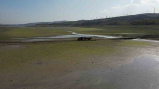 Kuruma noktasına gelen Sazlıdere Barajına su ilave ettiler