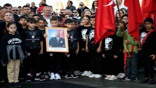 Kuşadasında Atatürk törenle anıldı