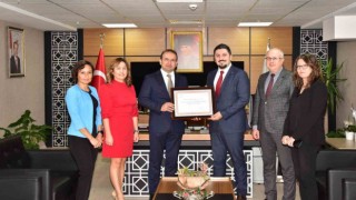 Kuşadasındaki hastaneye, “Dijital ve Anne Dostu” unvanı verildi