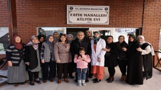 Kütahya Belediye Başkanı Işık Fatih Mahallesi Kültür Evini ziyaret etti