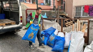 Kütahya İHHdan ihtiyaç sahibi 300 aileye soba, kömür ve erzak yardımı