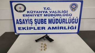 Kütahyada bir şahsın üzerinde ruhsatsız tabanca ele geçirildi