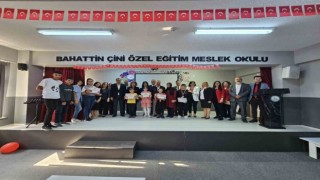 Kütahyada Cumhuriyetimiz 100. Yaşında konulu resim yarışması ödül töreni