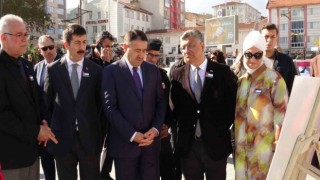 Kütahyada Filistin için çağrılı afiş sergisi düzenlendi