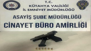 Kütahyada içerisinde 3 kişinin bulunduğu araca rastgele ateş eden şahıs yakalandı