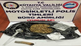 Kütahyada Yunus Timleri bir araçta uyuşturucu ele geçirdi