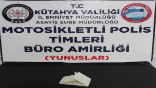 Kütahyada Yunus Timlerince bir araçta uyuşturucu ele geçirdi