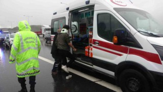 Kuzey Marmara Otoyolunda işçi servisi ile ticari taksi çarpıştı: 13 yaralı