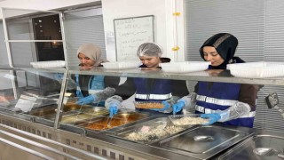 KYK yurtlarında kalan yemekler ihtiyaç sahibi ailelerin yüzünü güldürüyor