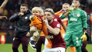 Maç sonu 3lüsü Dries Mertensten
