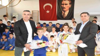 Manisa BBSKnın judocuları başarılarıyla dikkat çekiyor