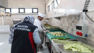 Mardinde ihtiyaç sahiplerinin yüzünü güldürecek aşevi hizmete girdi