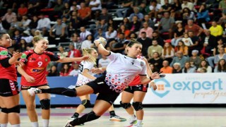 Mavi Kelebekler ilk raundu aldı