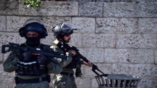 Mescid-i Aksadaki 4. cumada İsrail güçlerinden Filistinlilere müdahale