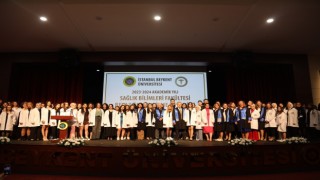 Mesleğe ilk adımı attılar, beyaz önlükleri giydiler