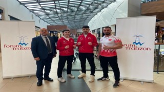 Milli sporcular şampiyona öncesi Forum Trabzonu gezdi
