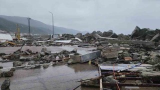 Milyonlarca liralık hasar oluşan Esenköy balıkçı barınağı tanınmaz hale geldi