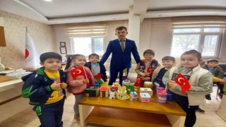 Minik öğrenciler Filistinli kardeşlerini unutmadı